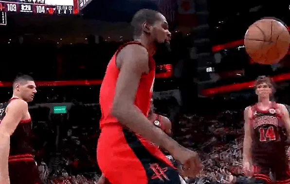 开云体最在线新网址-杀死比赛！杜兰特末节关键时刻连续两记扣篮，比赛失去悬念